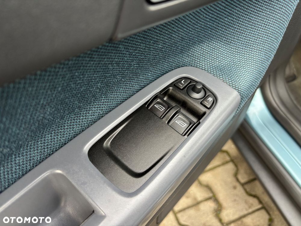 Volvo C30 1.8 Momentum - 21