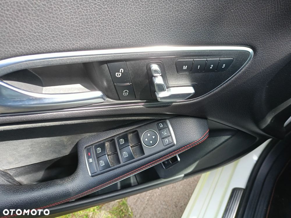 Mercedes-Benz CLA 200 7G-DCT AMG Line - 16