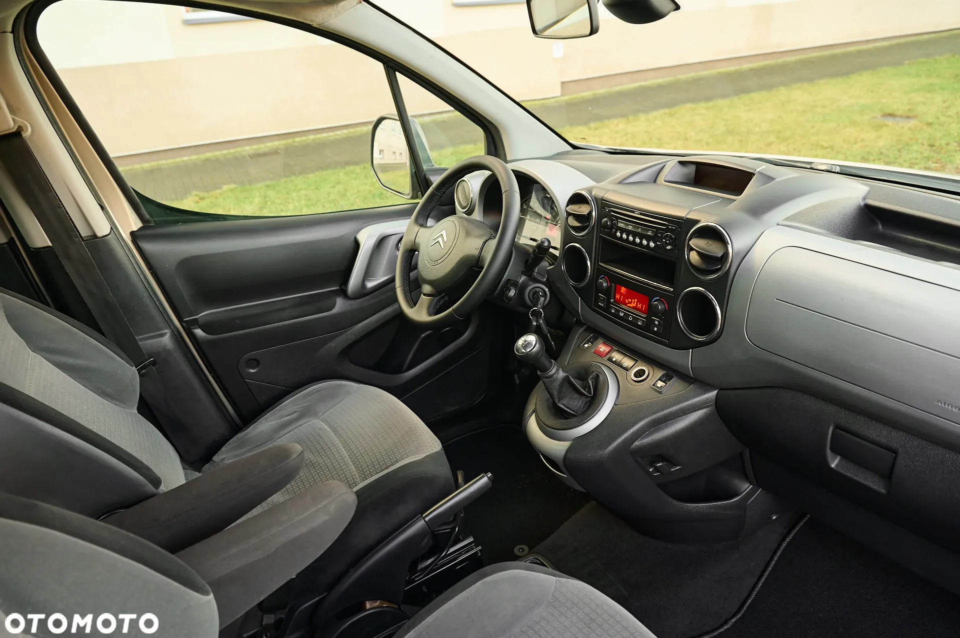 Citroën Berlingo II 1.6 HDi Multispace Plus - 36