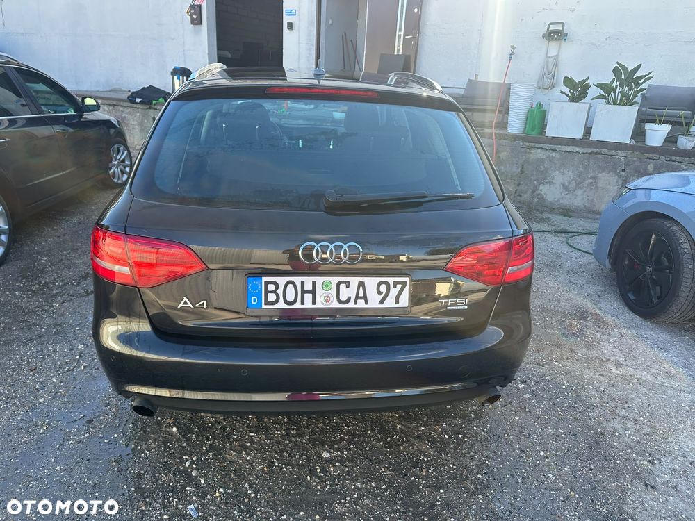 Audi A4 Avant 2012 photo 2