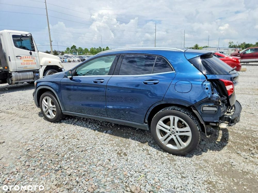 Mercedes-Benz Gla 2019 photo 2