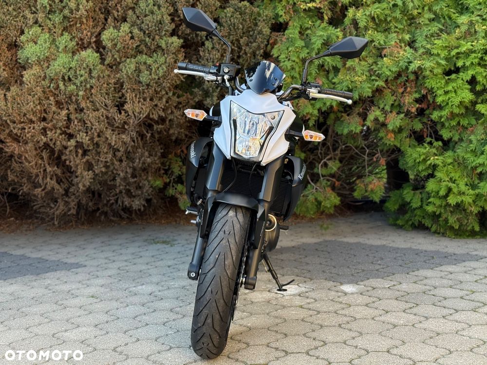 Kawasaki ER - 8