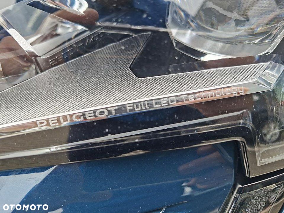 Peugeot 5008 - 8