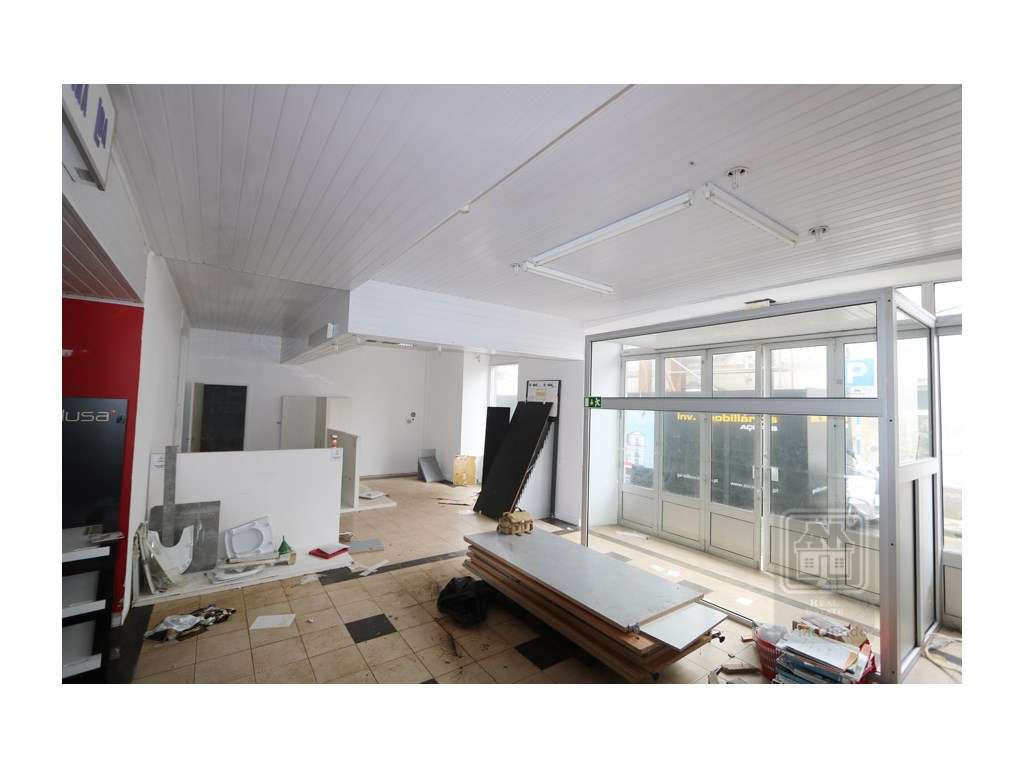 ÁREA COMERCIAL para ARRENDAR - centro da cidade de Ponta Delgada, I... - Grande imagem: 3/9