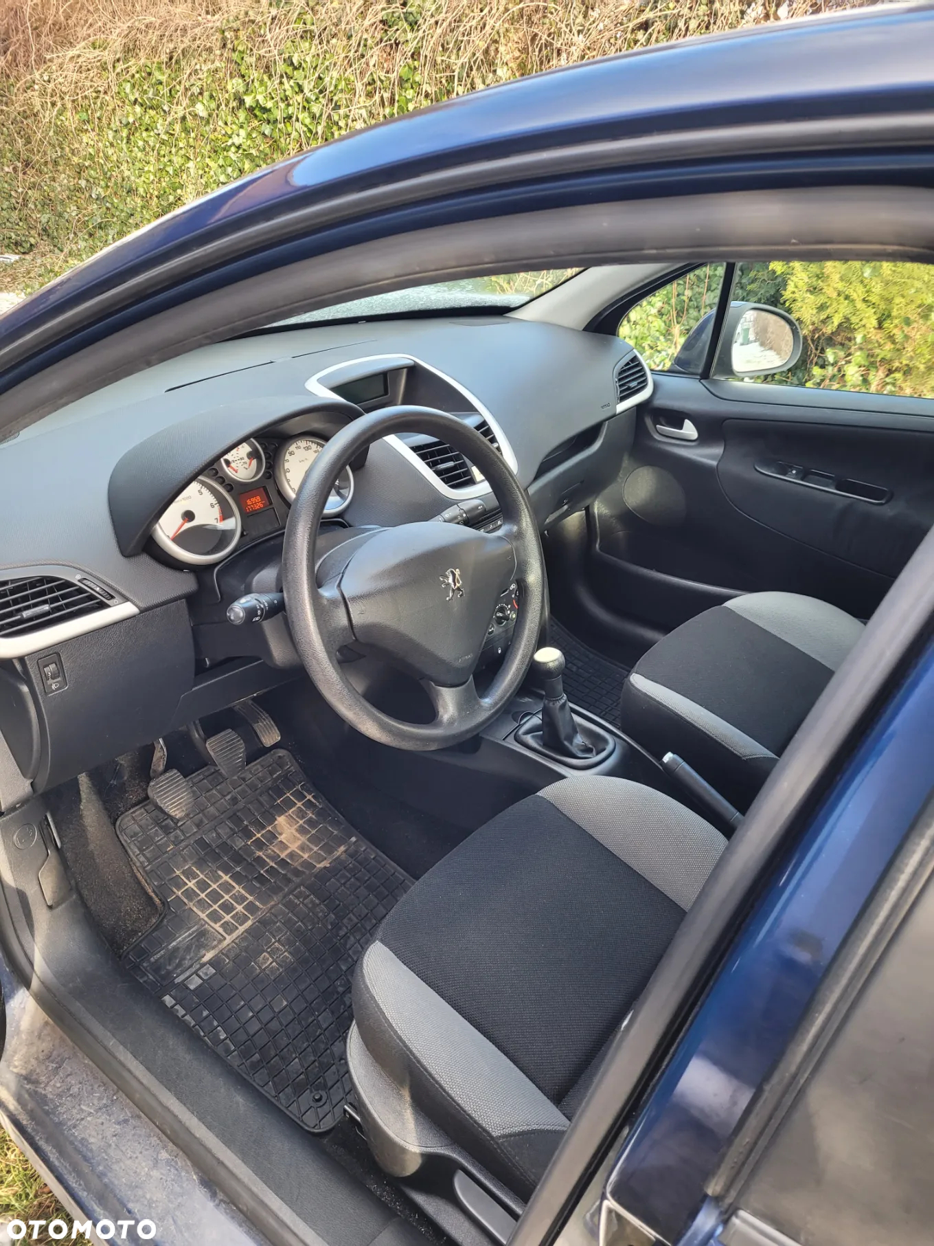 Peugeot 207 - 11