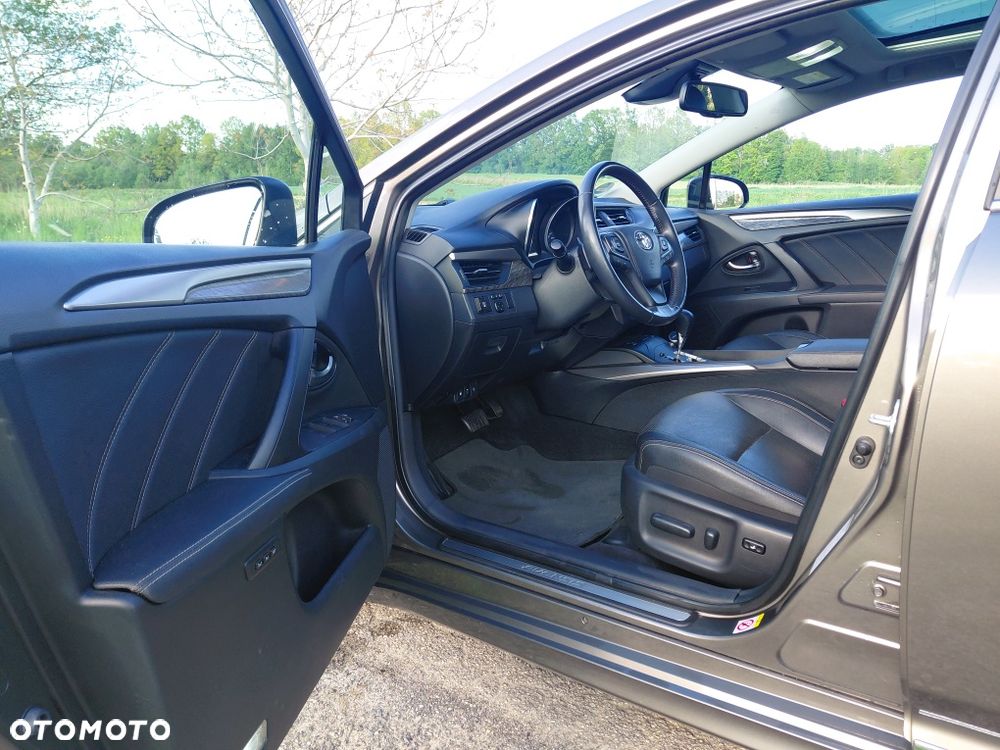 Toyota Avensis - 8