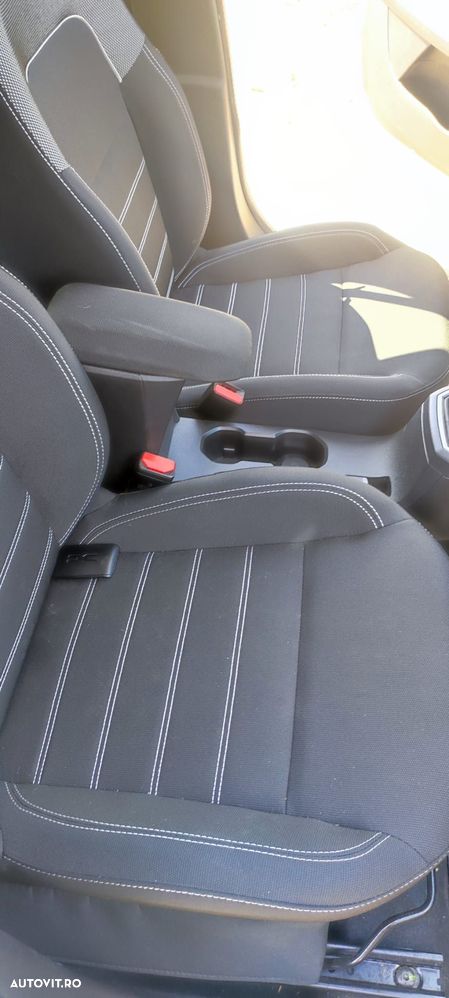 Dacia Logan TCe 90 MT6 Prestige - 8