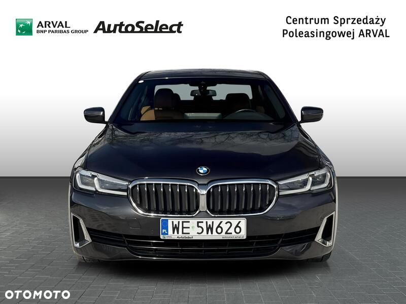 BMW Seria 5 518d mHEV - 9