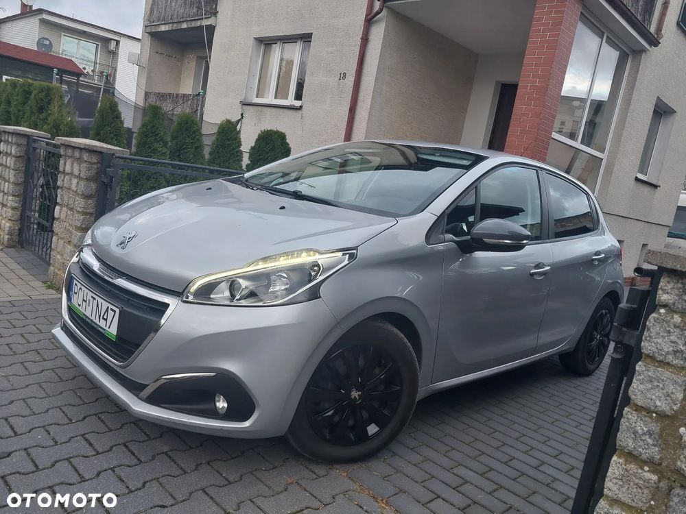 Peugeot 208 - 13
