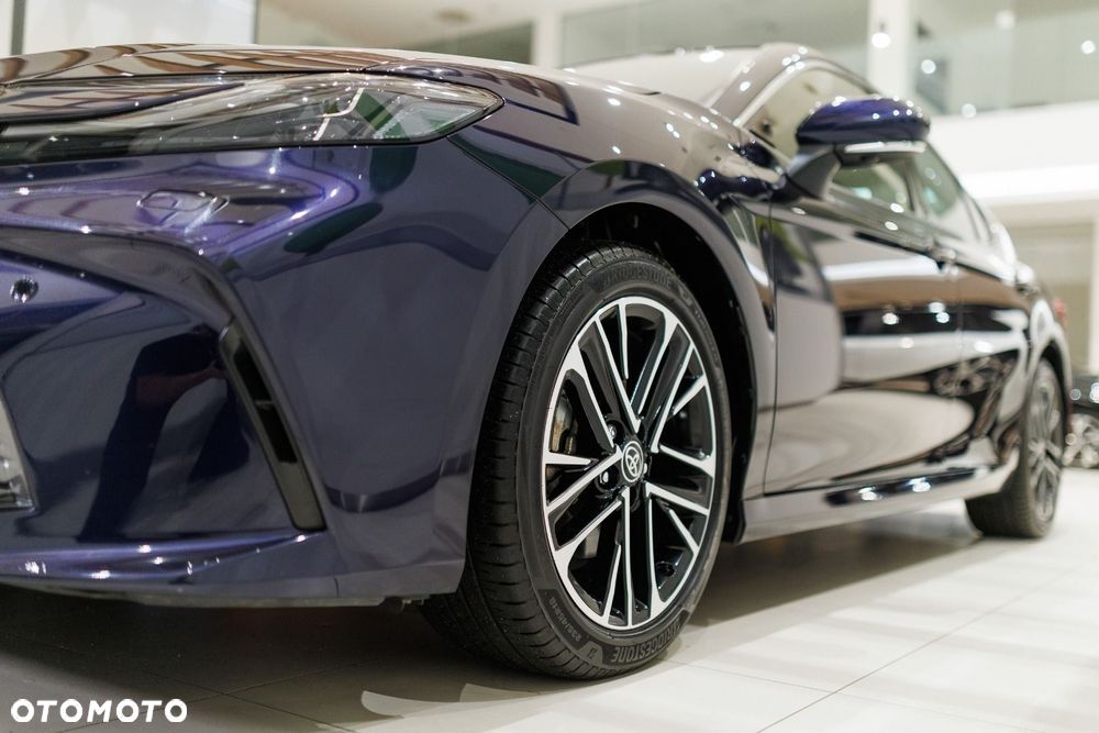 Toyota Camry - 10