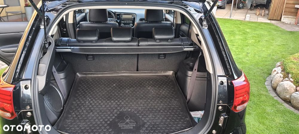 Mitsubishi Outlander - 7