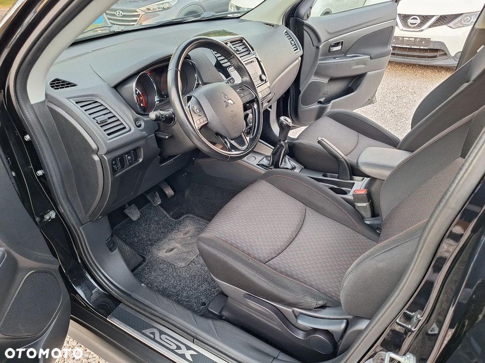 Mitsubishi ASX - 17