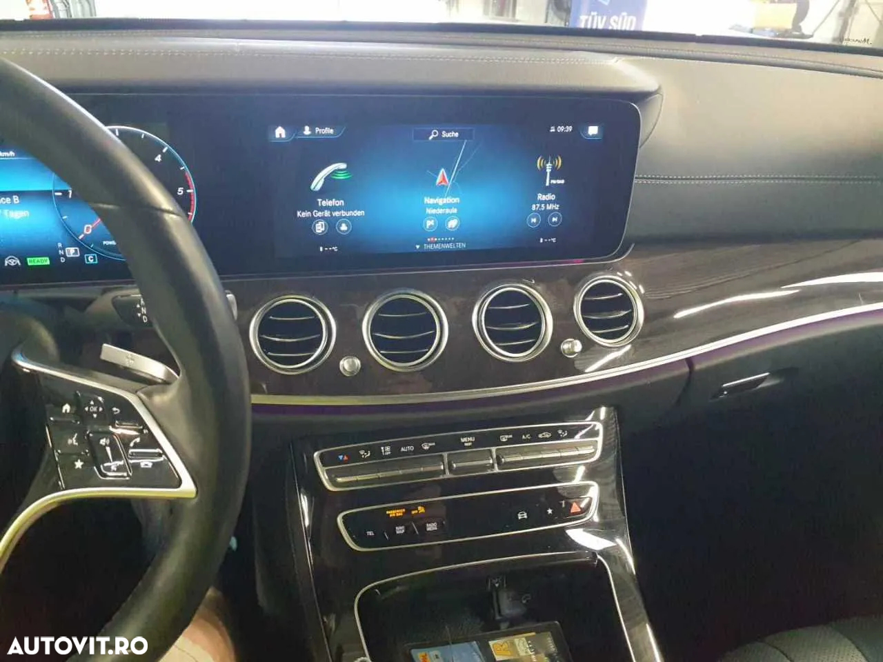 Mercedes-Benz E 300 d 4Matic 9G-TRONIC Exclusive - 19