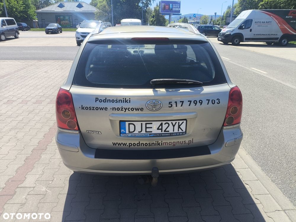 Toyota Avensis - 4
