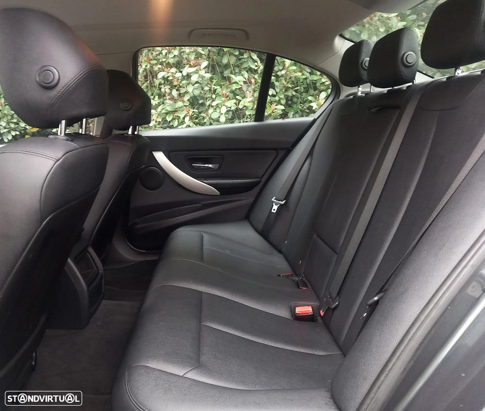 BMW 316 d Aut. Sport Line - 30