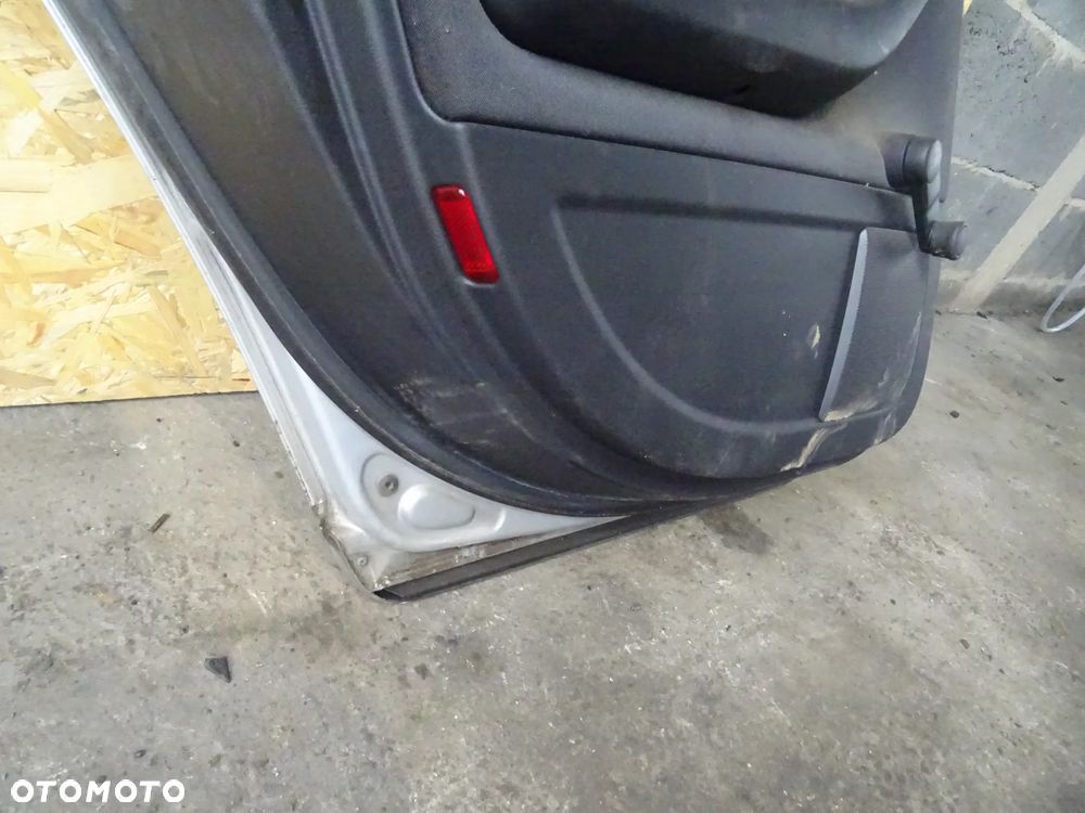 Drzwi Audi A4B7 kombi Lakier(LY7W) Lewy Tył - 13
