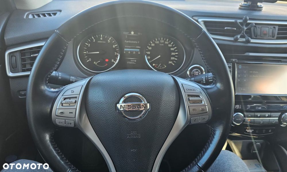 Nissan Qashqai 1.2 DIG-T N-Connecta EU6 - 11