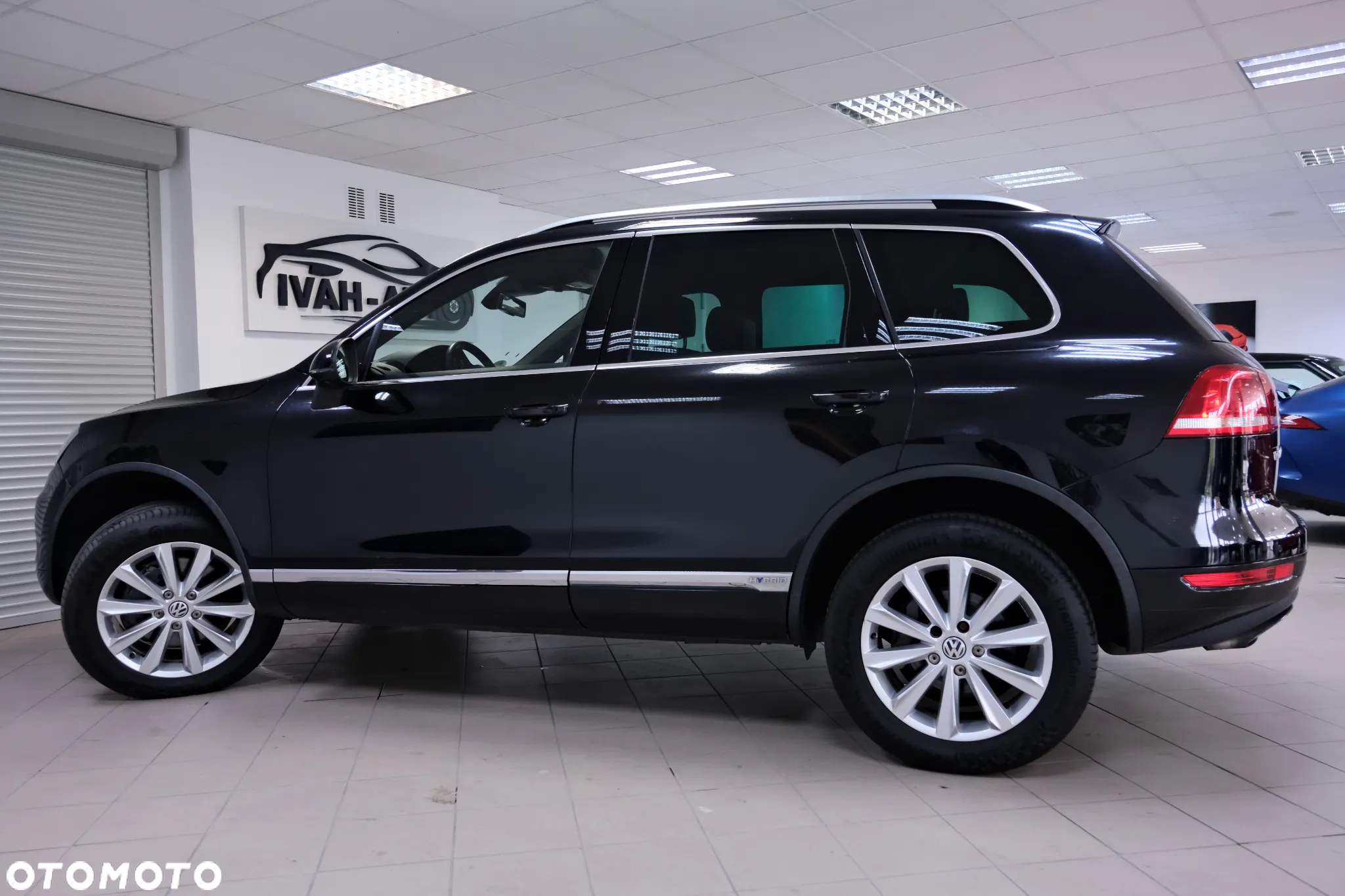 Volkswagen Touareg 3.0 Hybrid Automatik - 9