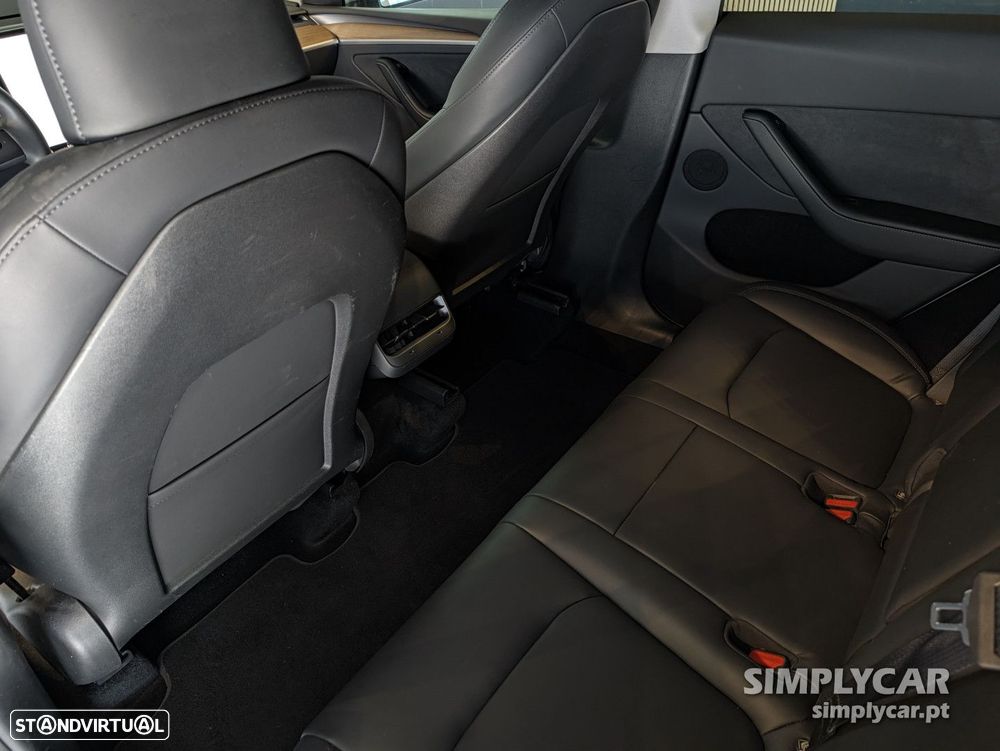 Tesla Model Y Long Range Dual Motor AWD - 7