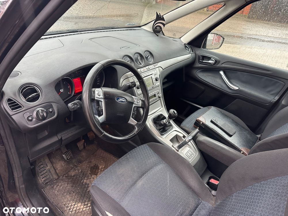 Ford Galaxy - 15