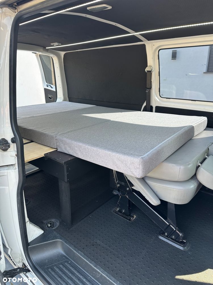 Volkswagen Transporter - 26