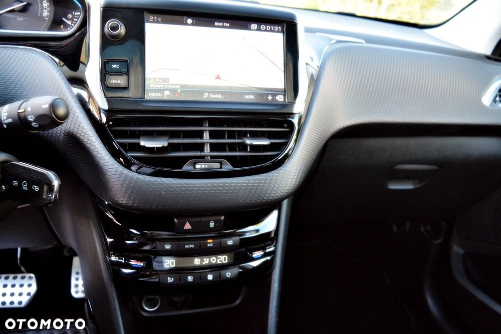 Peugeot 2008 PureTech 110 Stop&Start EAT6 Crossway - 12