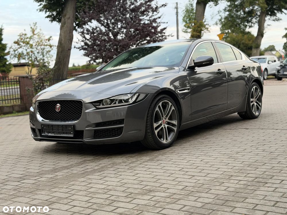 Jaguar XE 2.0 D Portfolio - 2
