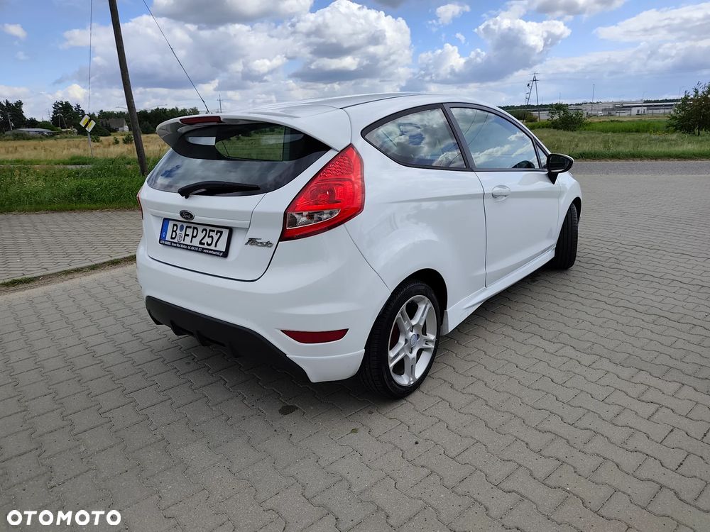 Ford Fiesta 1.6 Sport - 8