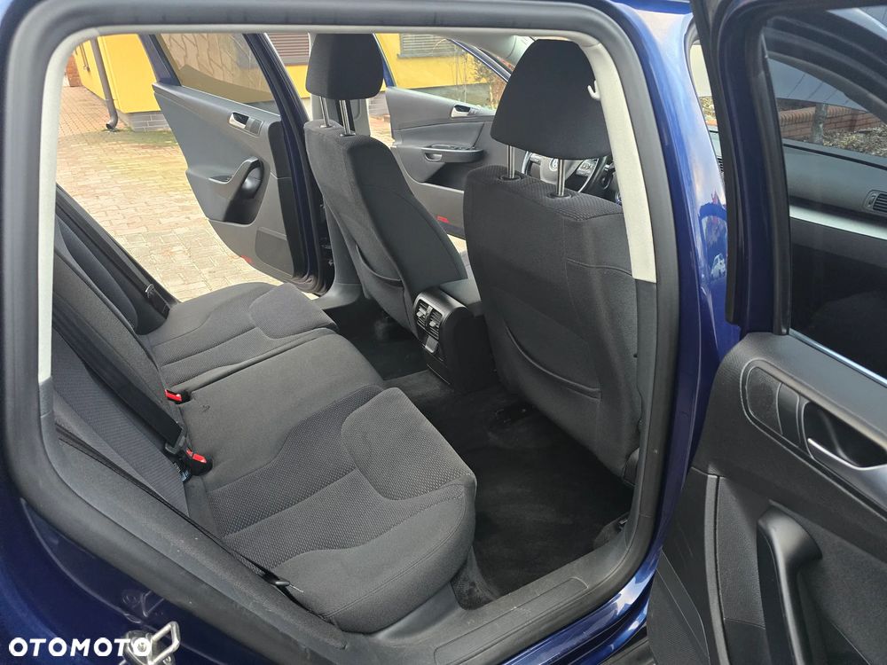 Volkswagen Passat 2.0 Blue TDI DPF DSG Highline - 17