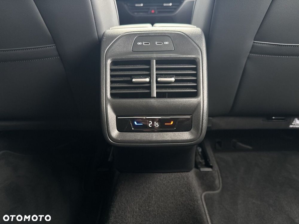 Volkswagen Passat Variant 1.5 TSI ACT mHEV Business DSG - 16