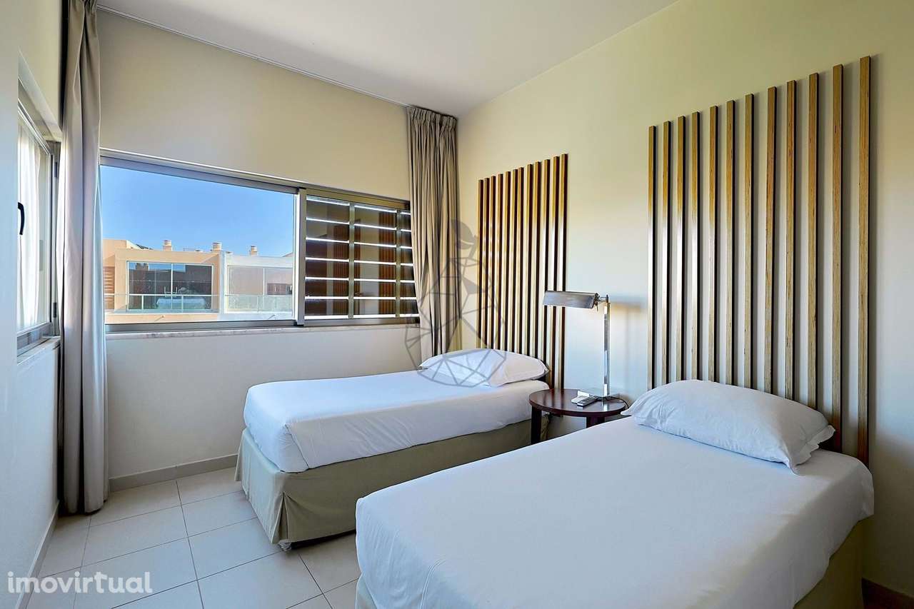 Moradia T4 Moderna em Condomínio Privado com Segurança 24h - Salgados - Grande imagem: 3/60