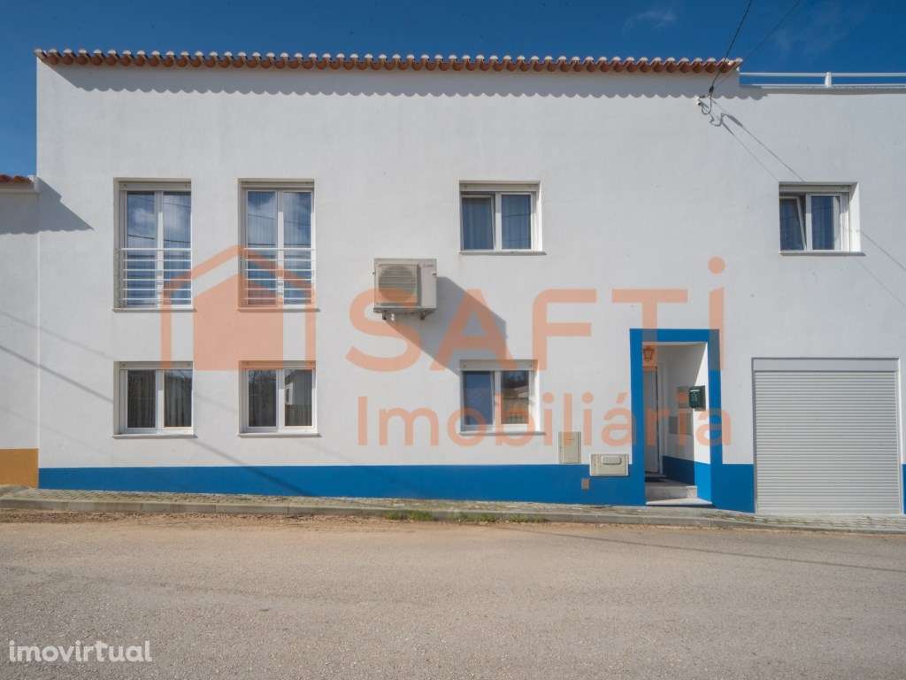 MORADIA T4 COM TERRAÇO JUNTO Á PRAIA - Grande imagem: 4/34