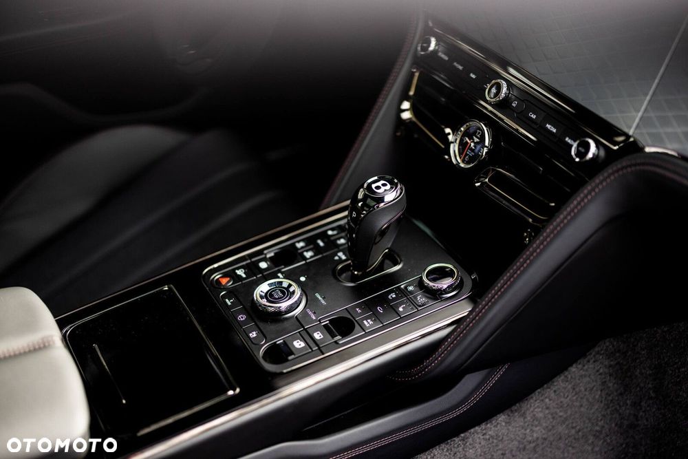 Bentley Flying Spur - 13