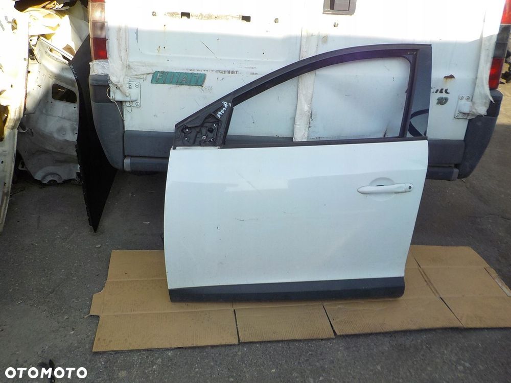 drzwi lewy przód renault megane III kombi 2011r - 1