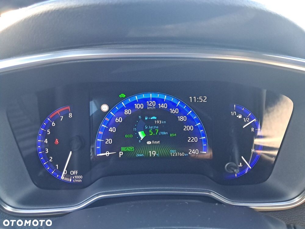 Toyota Corolla 2.0 Hybrid Executive - 7