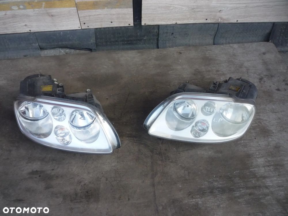 VW TOURAN I LAMPA PRZEDNIA LEWA LUB PRAWA - 1