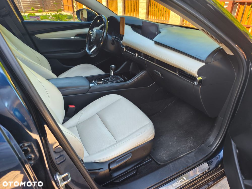 Mazda 3 - 8