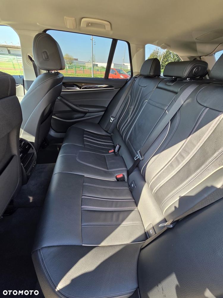 BMW Seria 5 520d xDrive - 14