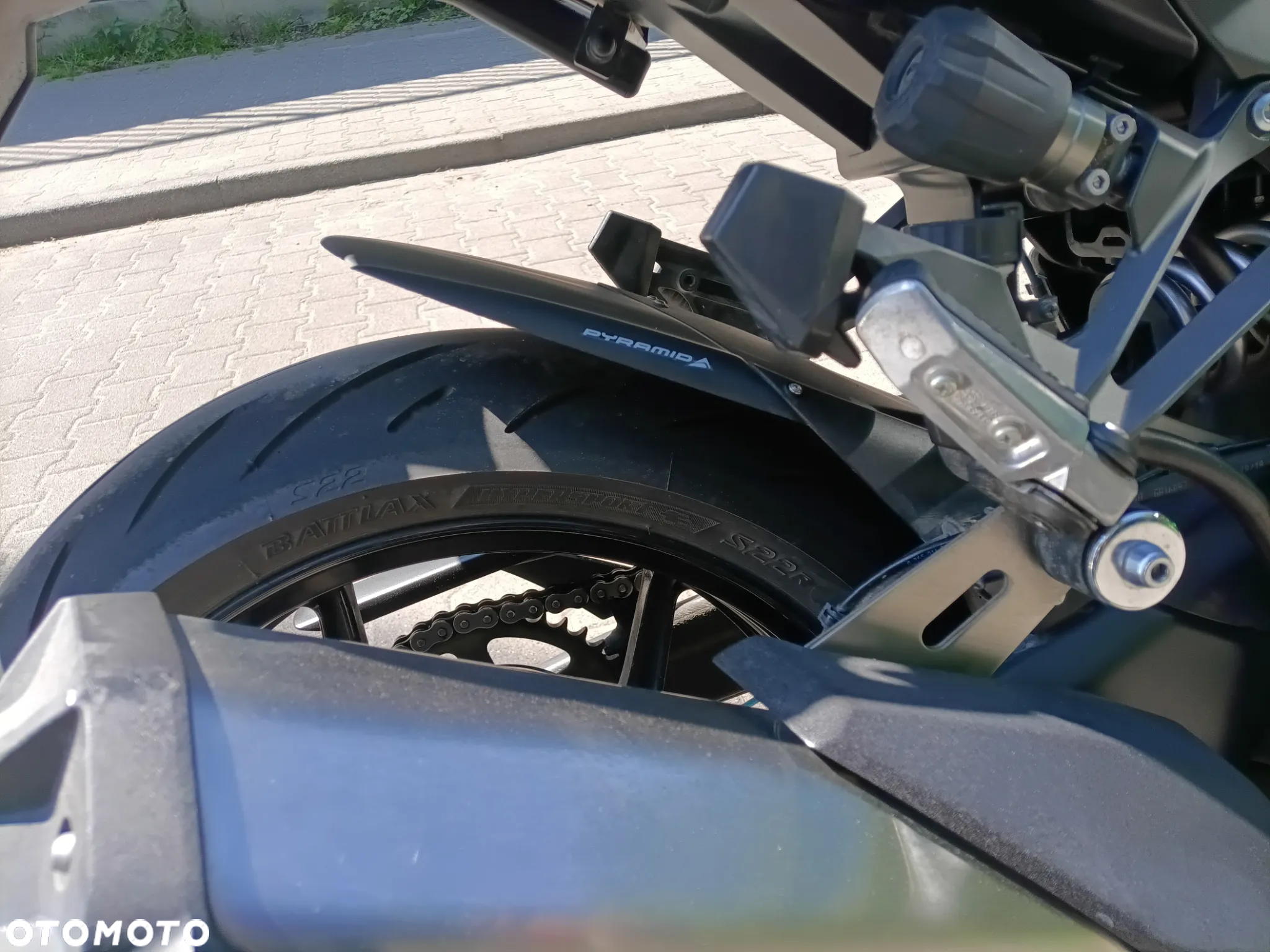 Kawasaki Ninja 1000 SX - 11