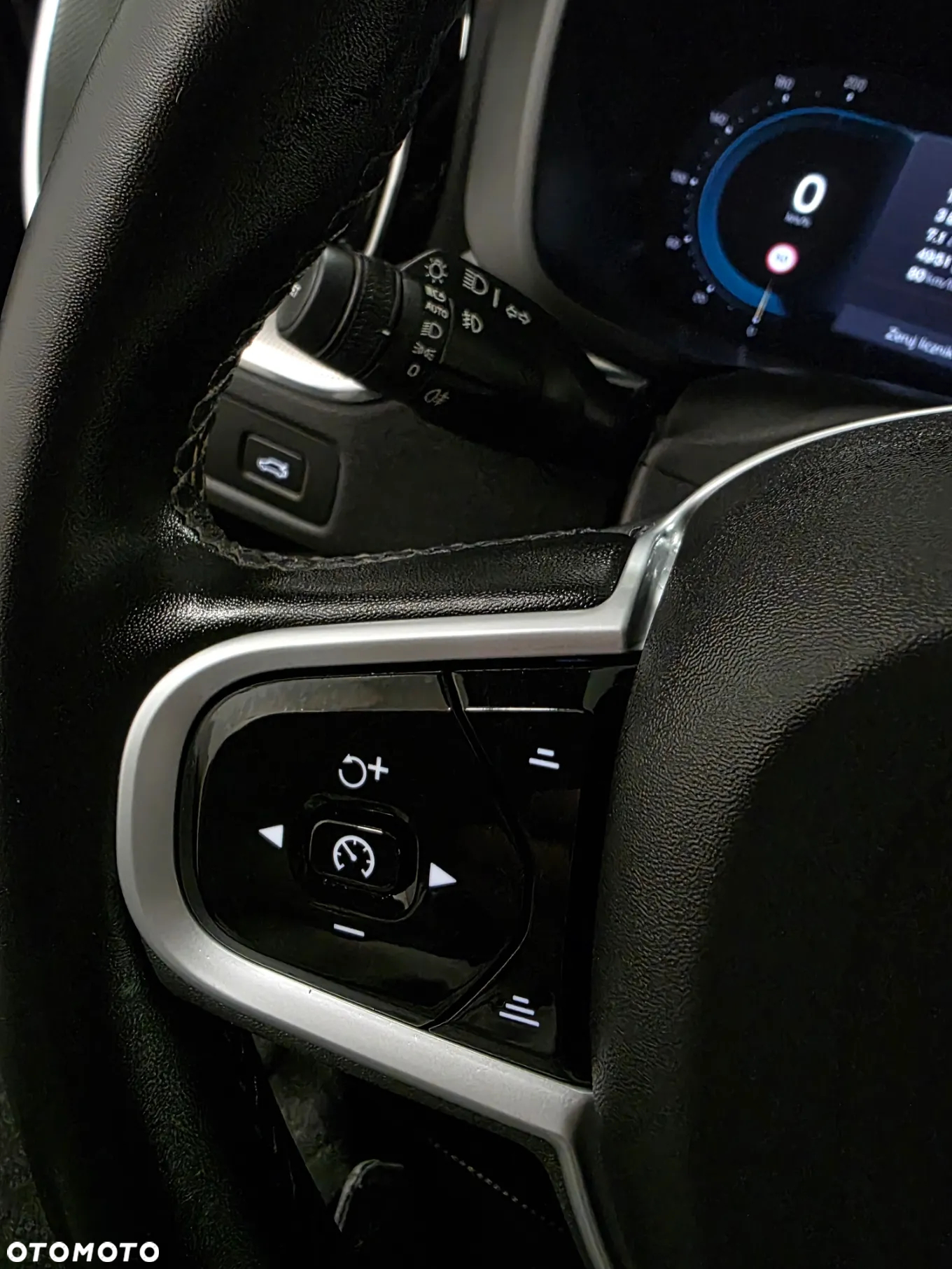 Volvo XC 60 B4 D AWD Plus Dark - 23