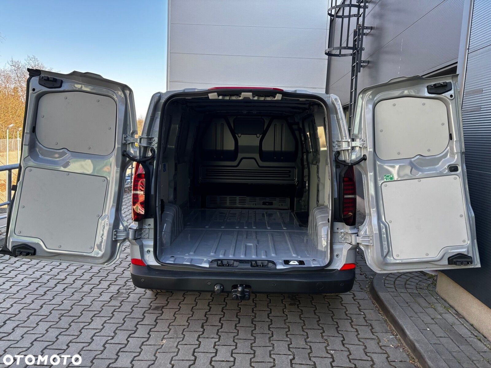 Volkswagen Transporter 2.0 TDI 150 KM 8-b automat. L1 - 31