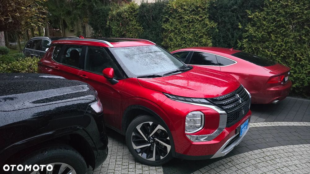 Mitsubishi Outlander - 2