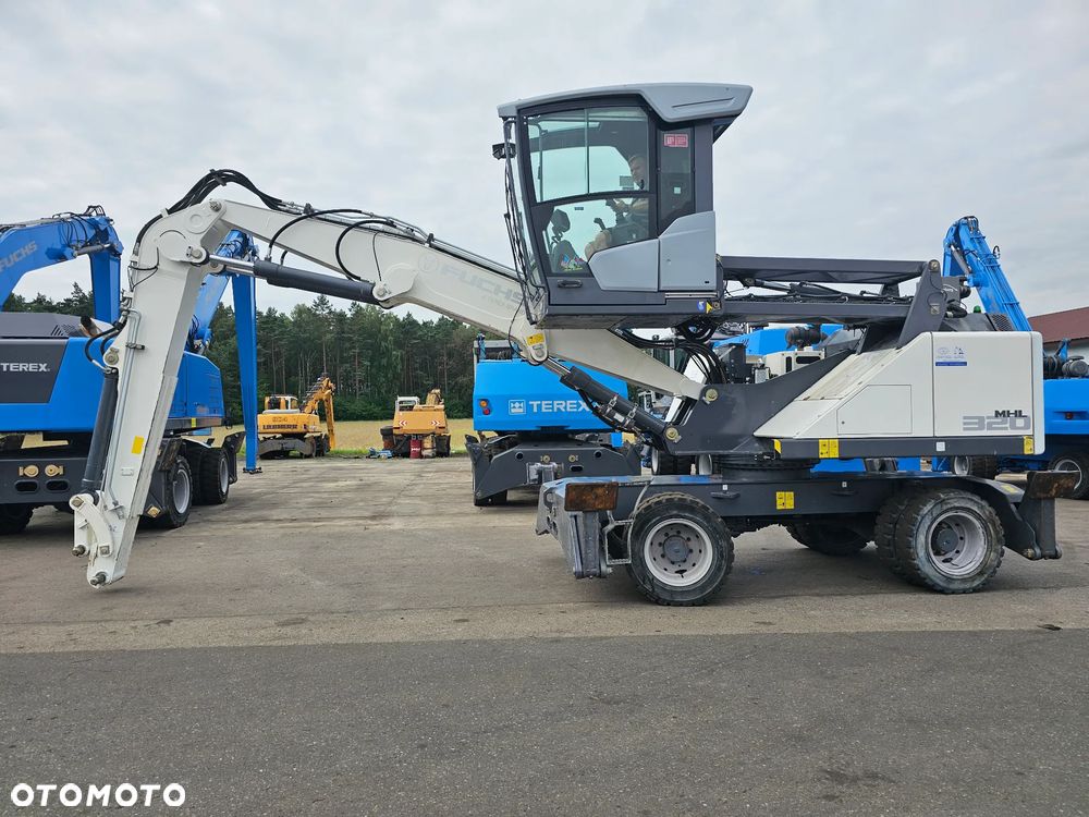 Fuchs MHL 320 - 4