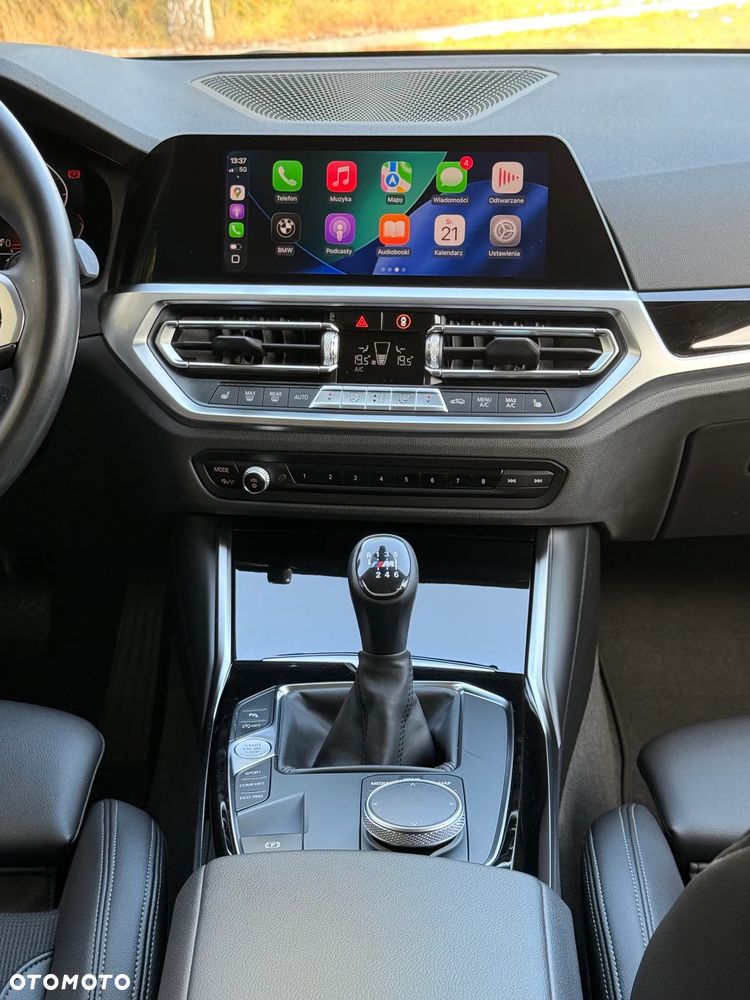 BMW Seria 3 320d Sport Line - 22