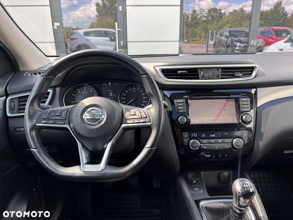 Nissan Qashqai 1.3 DIG-T N-Connecta - 25