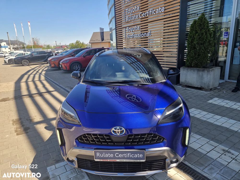Toyota Yaris Cross 1.5 VVT-i HSD 4x4 Exclusive Premiere - 3