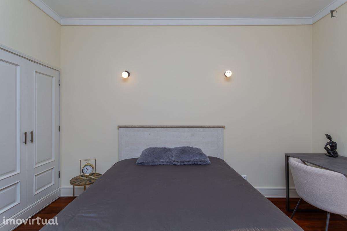 Quarto - localizado em Roma-Areeiro Lisbon - Grande imagem: 2/23