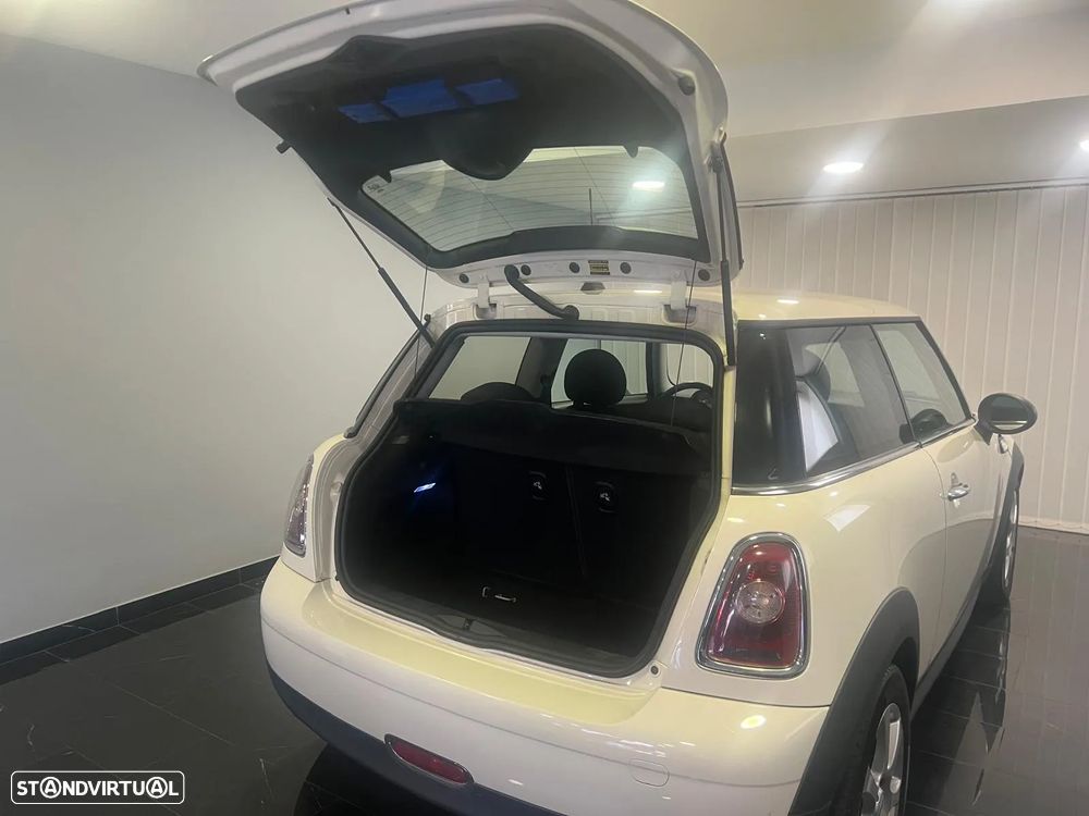 MINI 3 Portas One D - 21