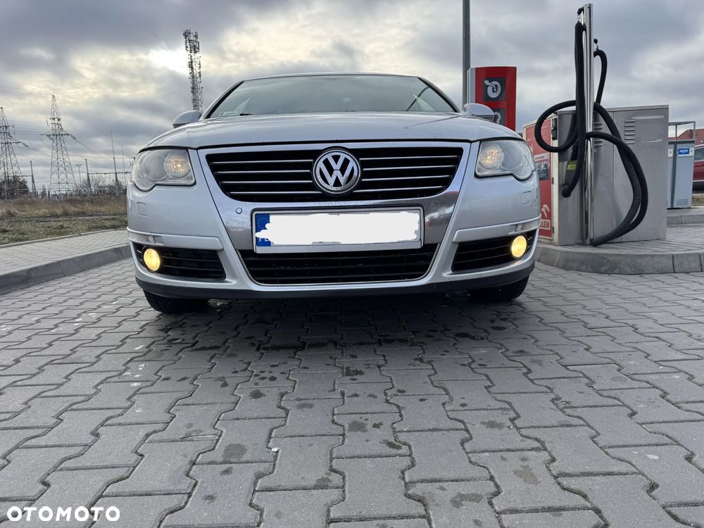 Volkswagen Passat 2.0 TDI DPF Highline - 9