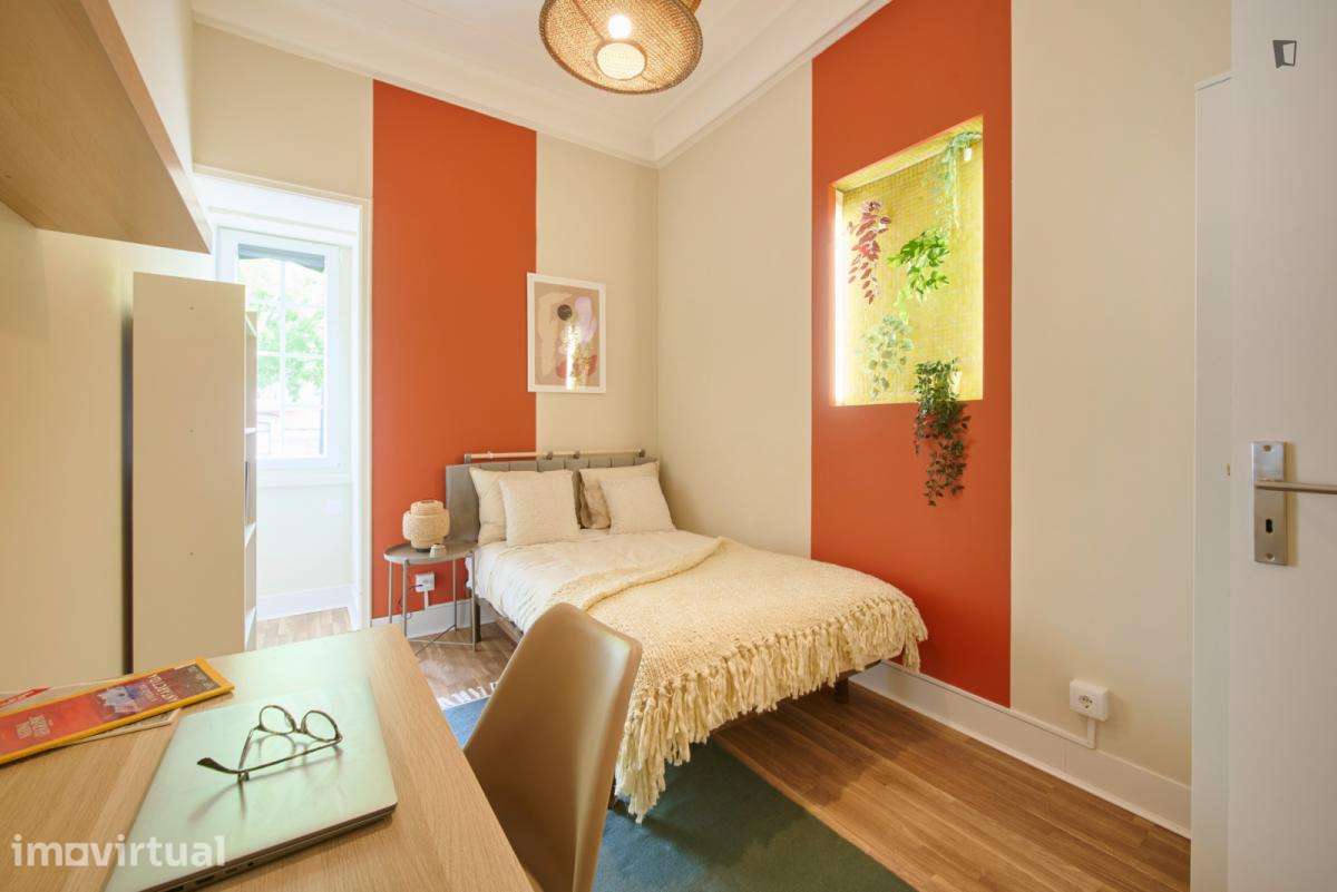 Quarto - localizado em Marquês de Pombal Lisbon - Grande imagem: 2/46